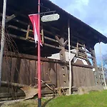 Lantgård Pri Lazarju Farm Podgrad (Osrednjeslovenska)