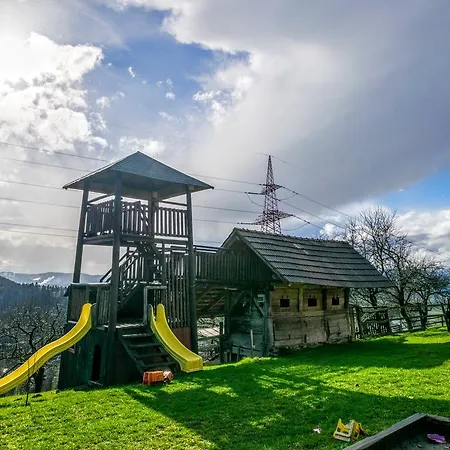 Pri Lazarju Farm Podgrad (Osrednjeslovenska)