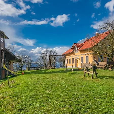 Farm stay Pri Lazarju Farm Podgrad (Osrednjeslovenska)