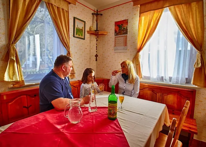 Çiftlik konaklama Pri Lazarju Farm *